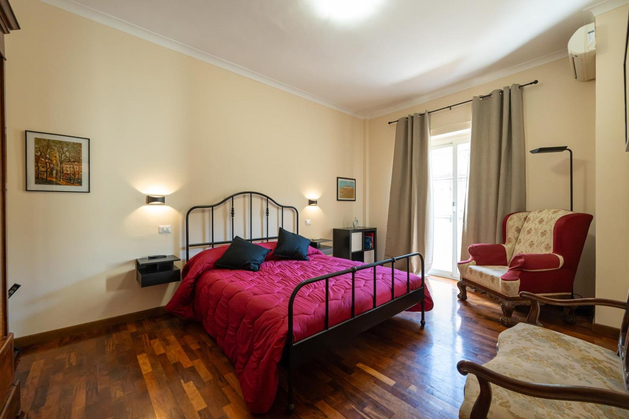 Donna Giovannina Napoli Esterno foto
